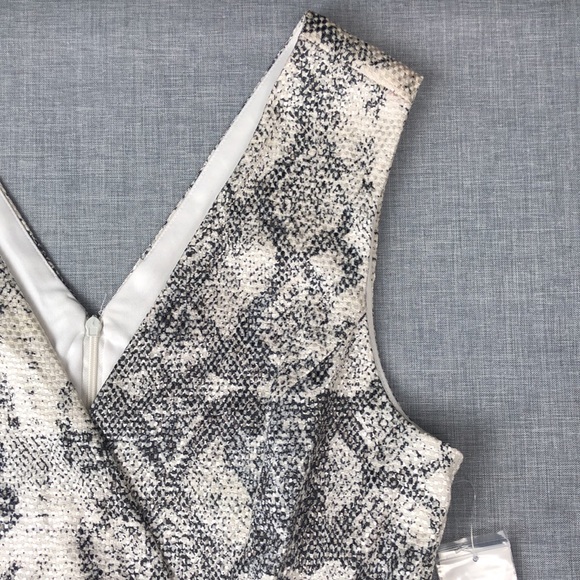 Julia Jordan Snake Print Fit & Flare Dress Size 6 - Picture 3 of 8